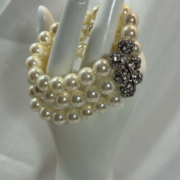 Three Strand Faux Pearl Bracelet - Picture 2 of 4